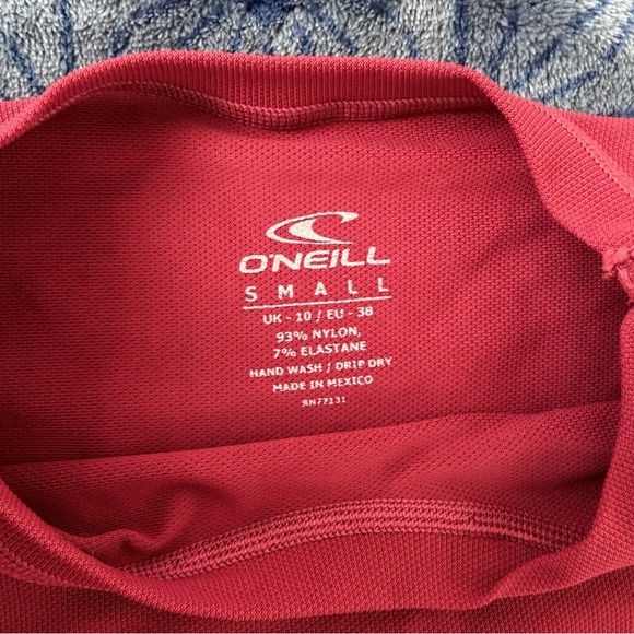 O'Neill Red Graphic Athletic Short Sleeve Tee - Picture 4 of 7